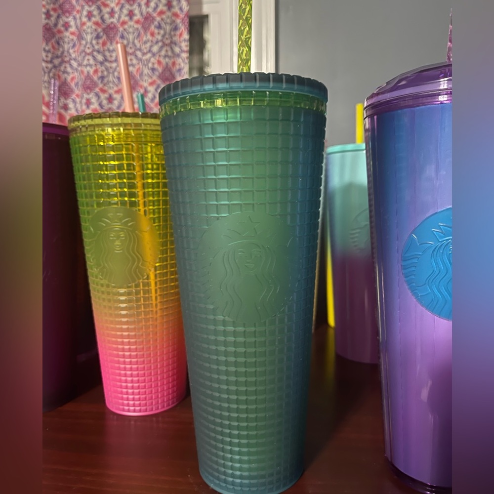 Starbucks grid tumbler "Mountain Dew"